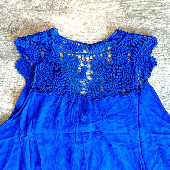 3/$15 Noble U Crochet Sleeveless Summer blouse - Picture 7 of 7